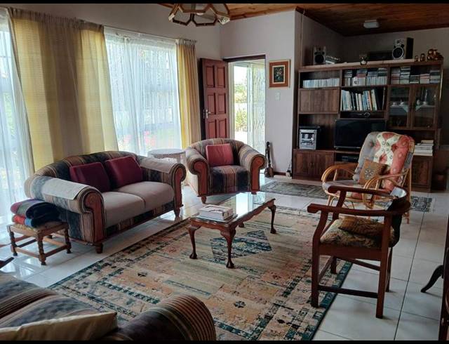 3 BEDROOM HOUSE FOR SALE IN STILBAAI-WES